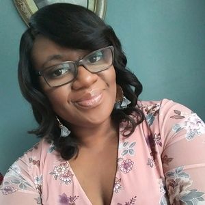 Meet your Posher, Esther